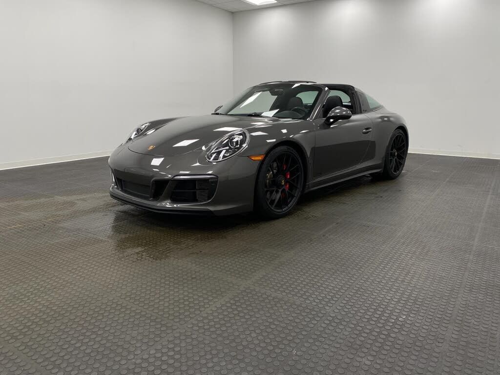 2019 PORSCHE 911