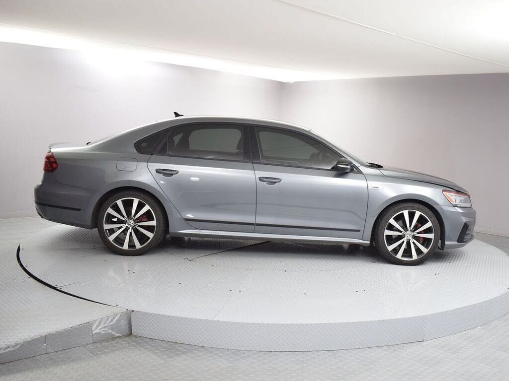 2018 VOLKSWAGEN Passat