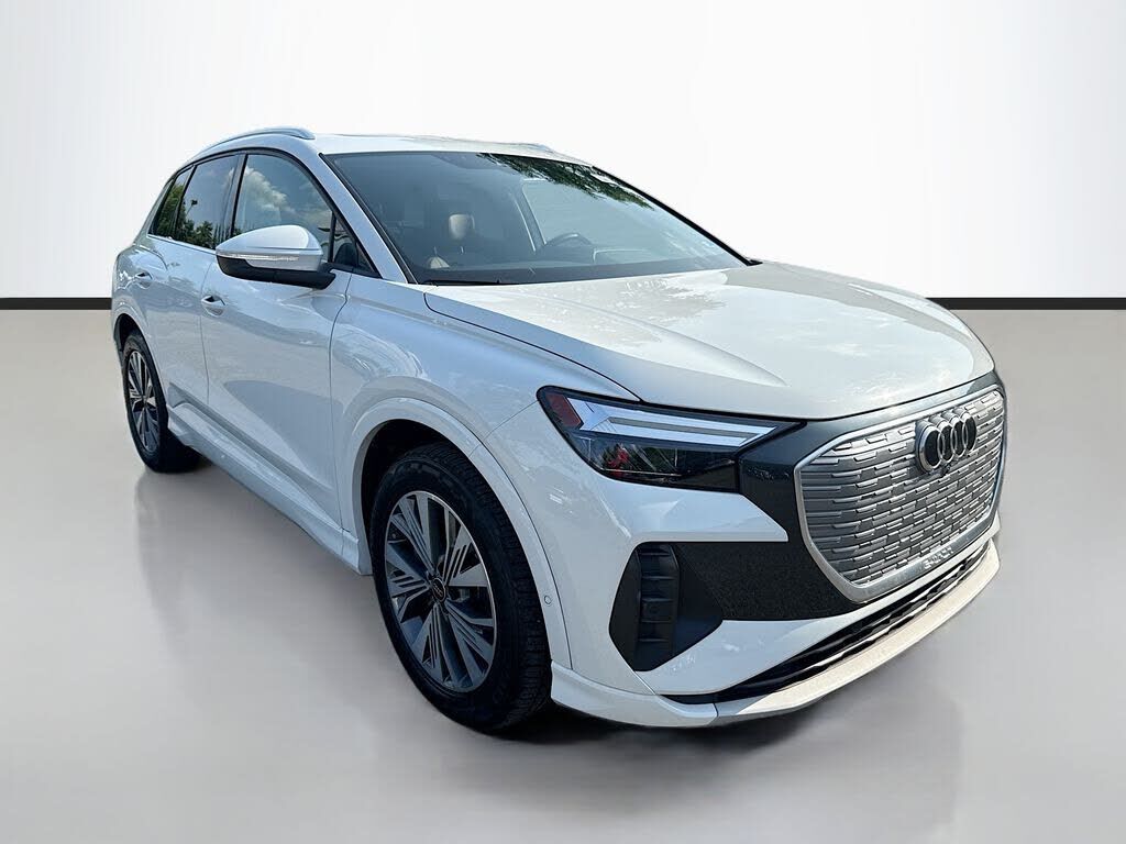 2023 AUDI Q4
