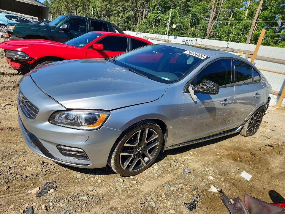 2017 VOLVO S60