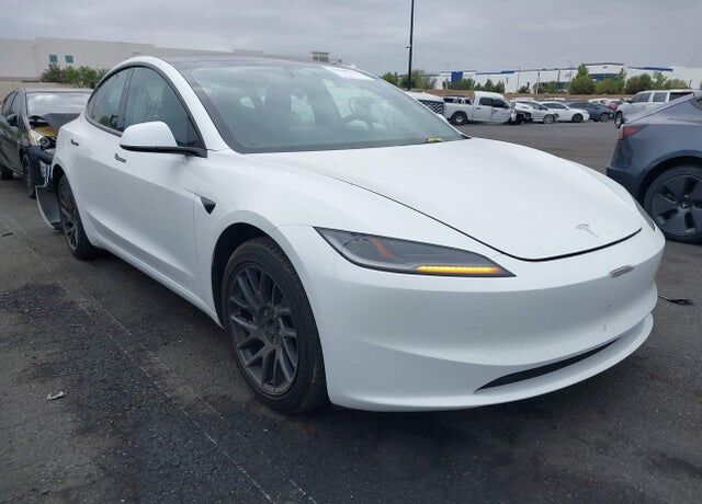 2024 TESLA Model 3