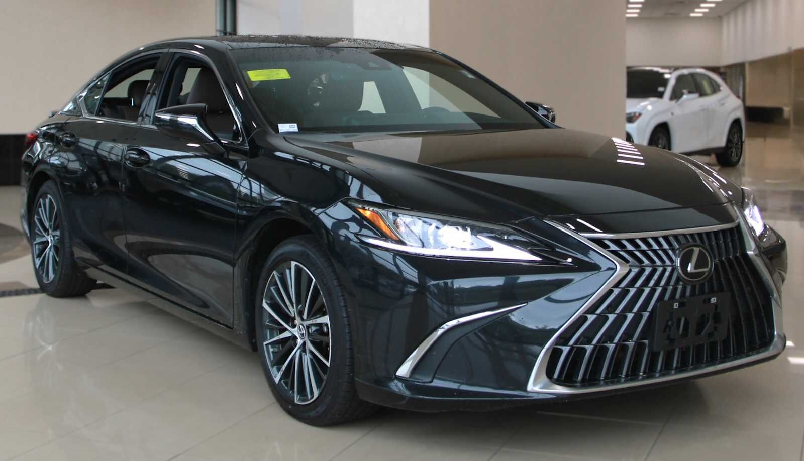 2024 LEXUS ES