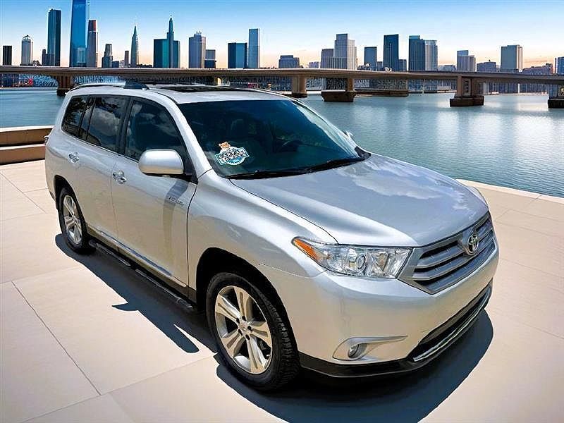 2013 TOYOTA Highlander