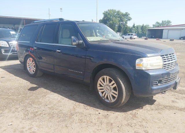 2011 LINCOLN Navigator