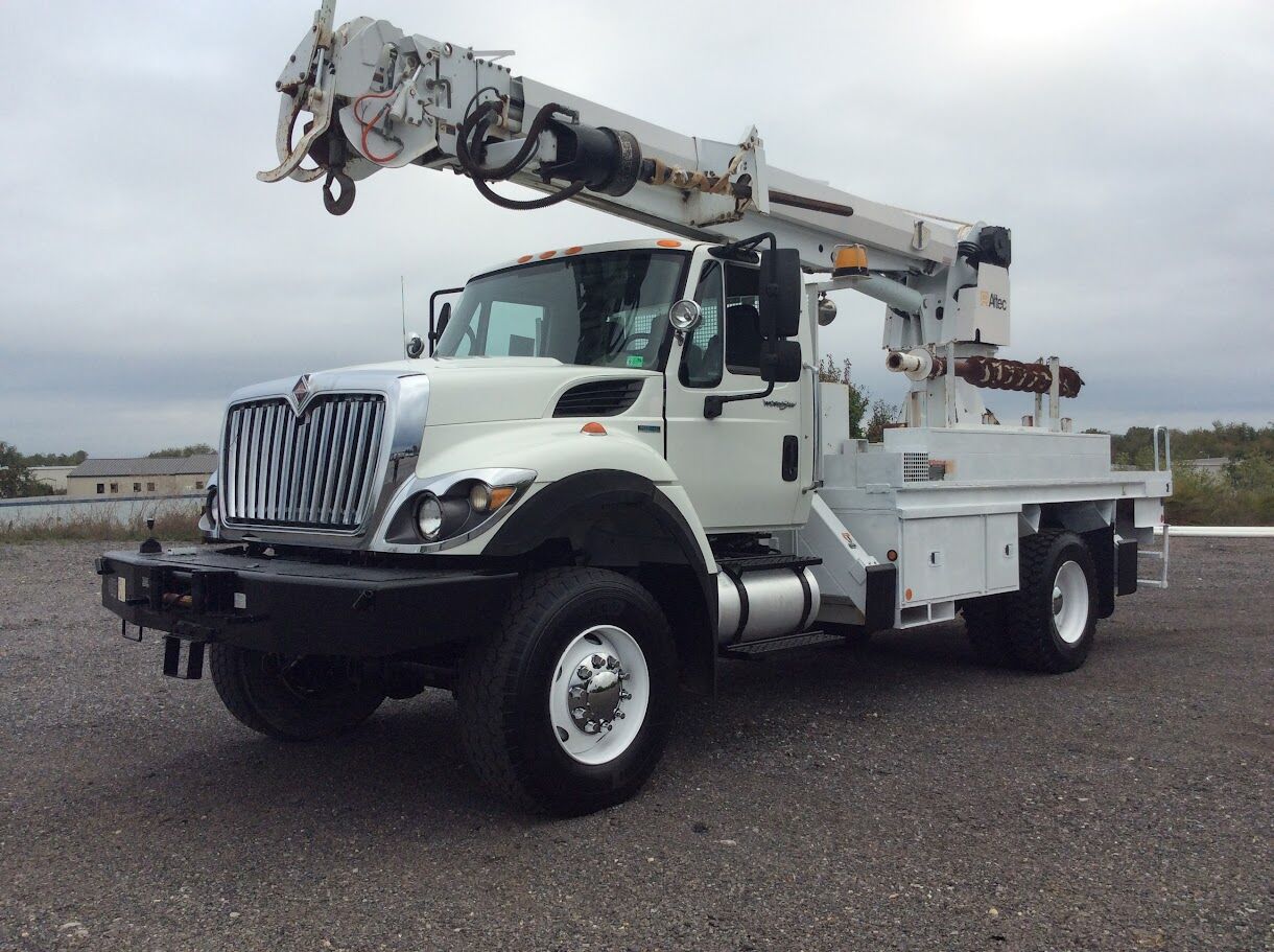 2010 INTERNATIONAL SR515