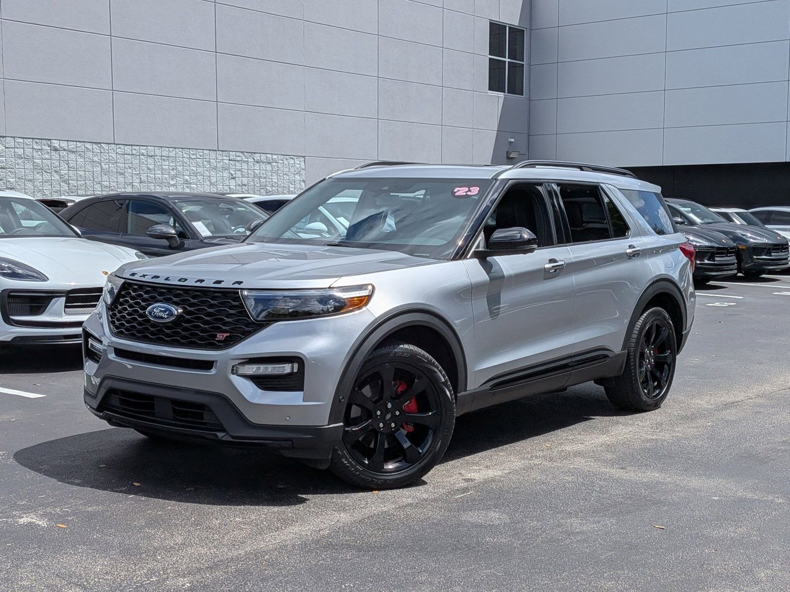 2023 FORD Explorer