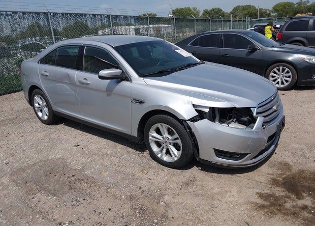 2015 FORD Taurus