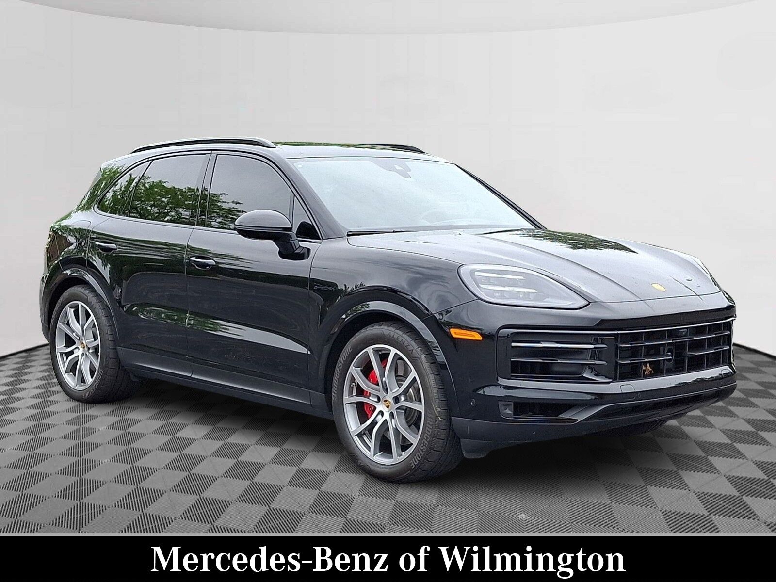 2024 PORSCHE Cayenne