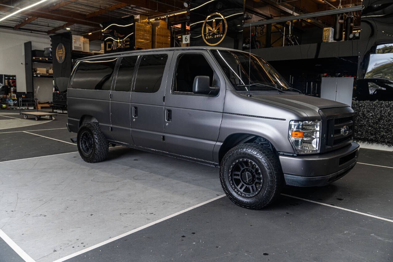 2010 FORD E-350