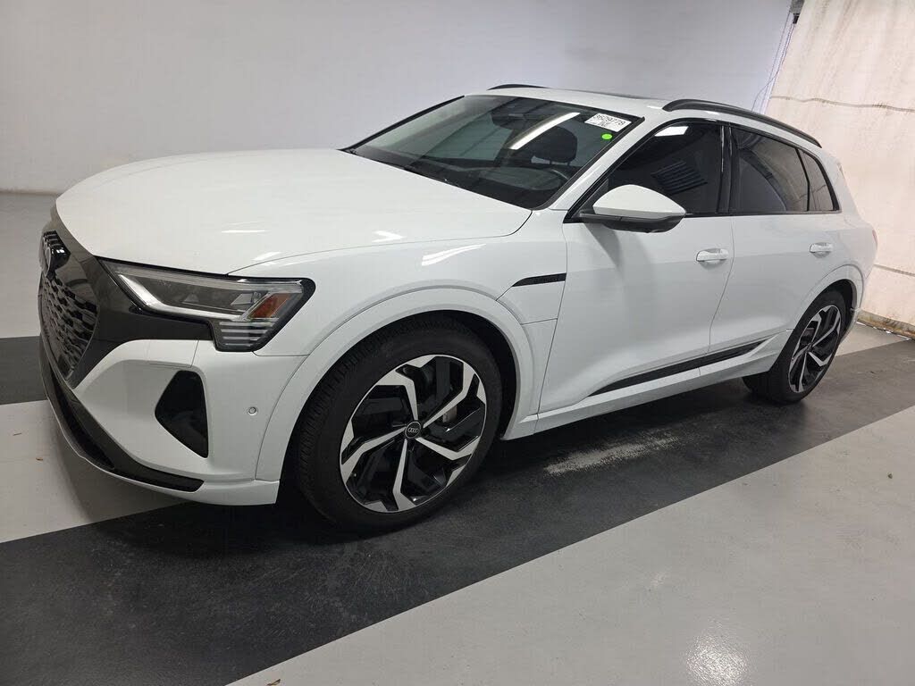 2024 Audi Q8