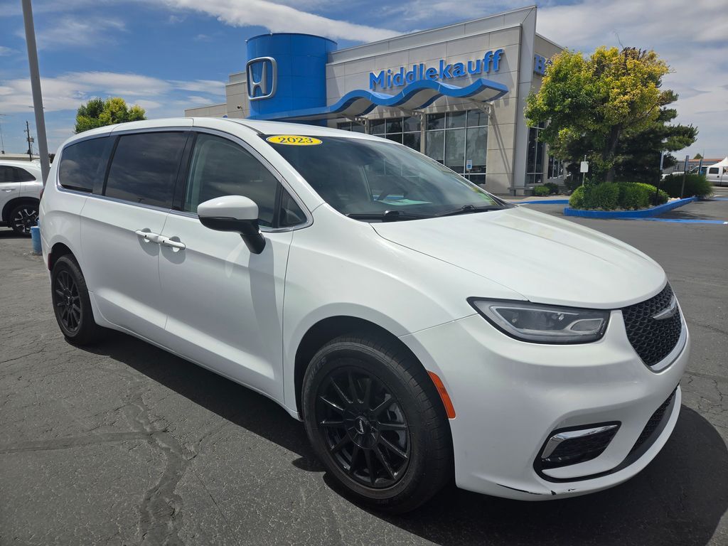 2023 CHRYSLER Pacifica