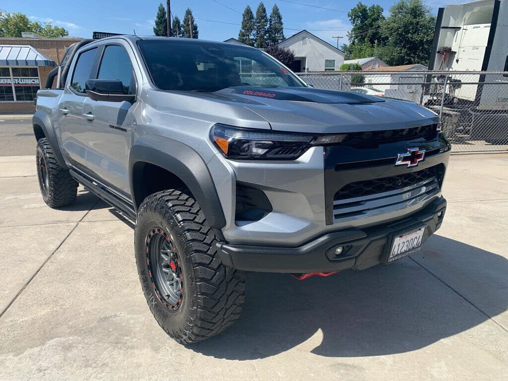 2024 CHEVROLET Colorado