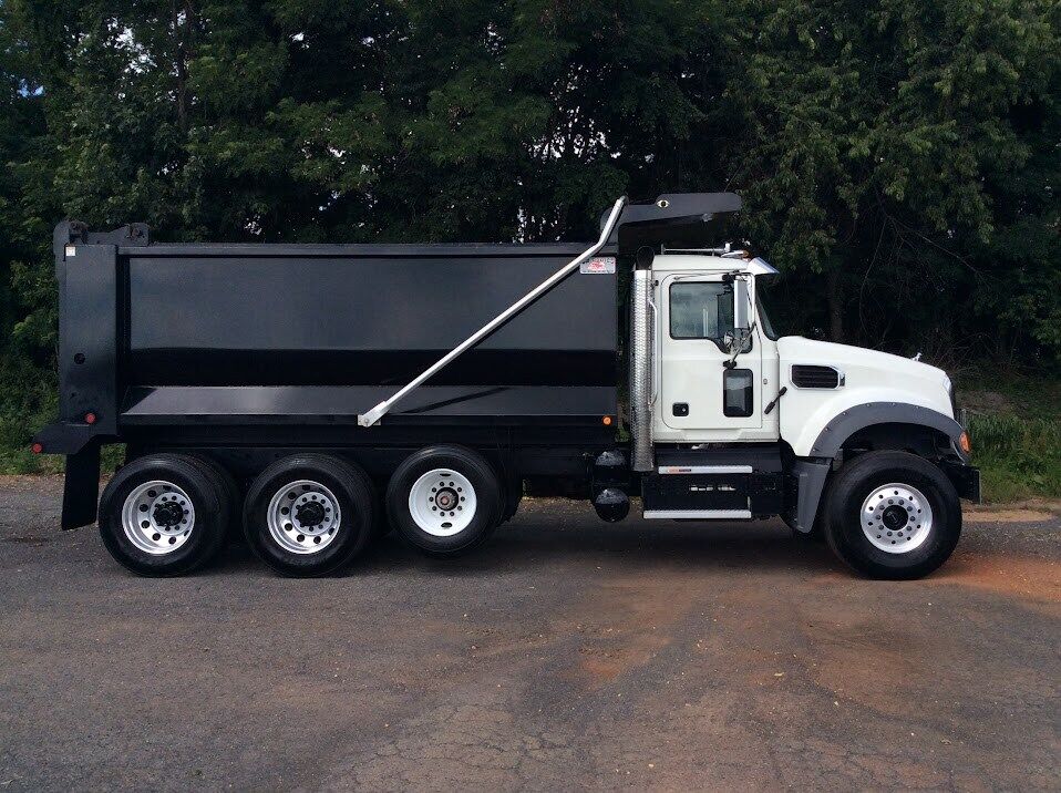 2025 MACK Granite