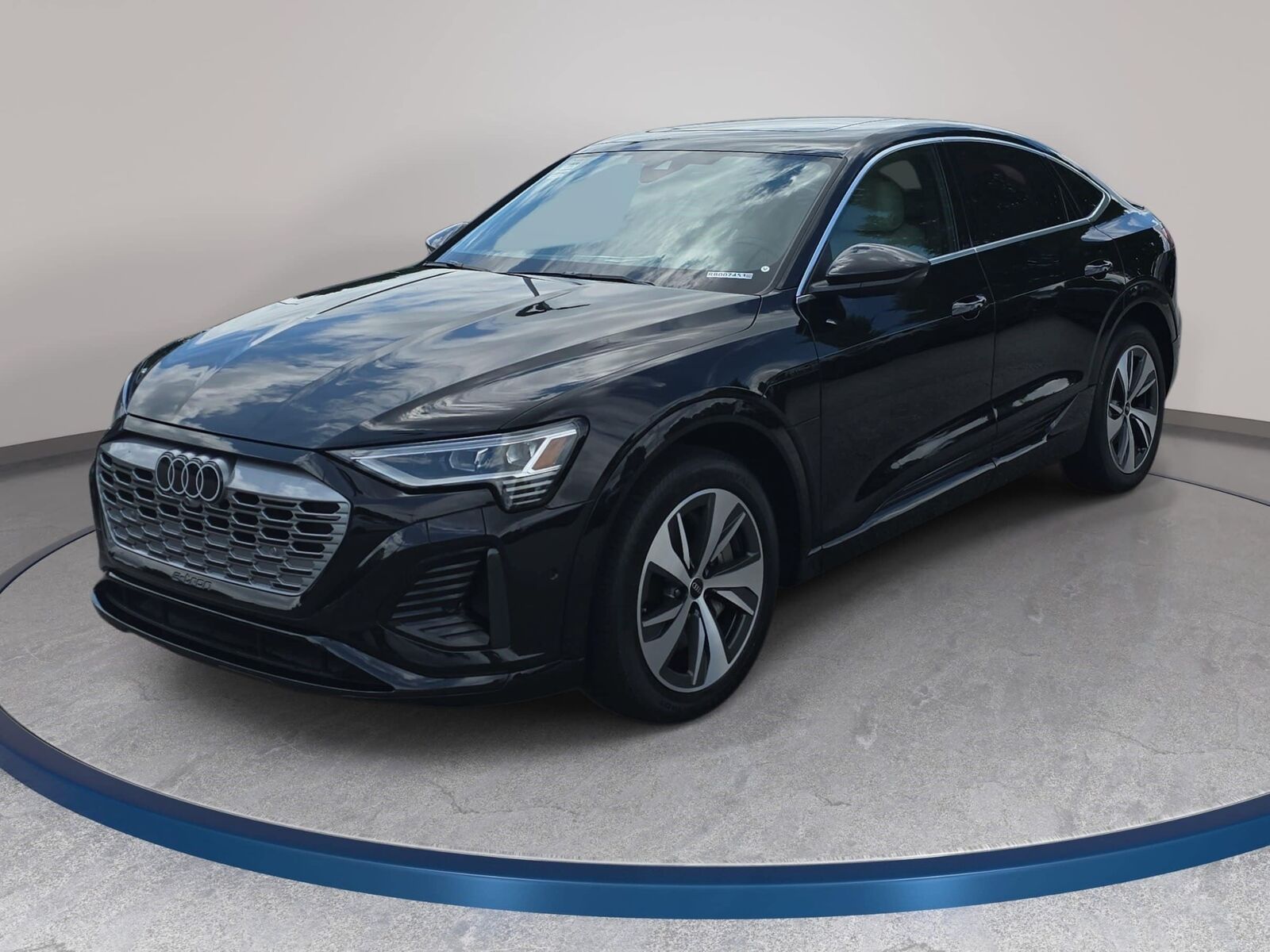 2024 AUDI Q8