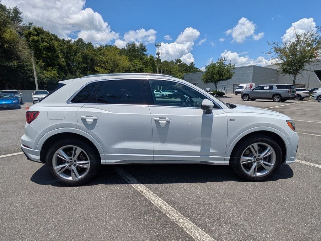 2022 Audi Q3