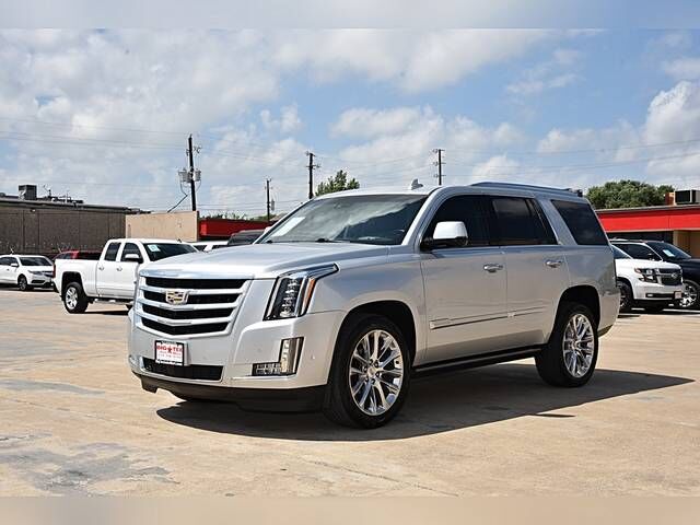 2017 CADILLAC Escalade