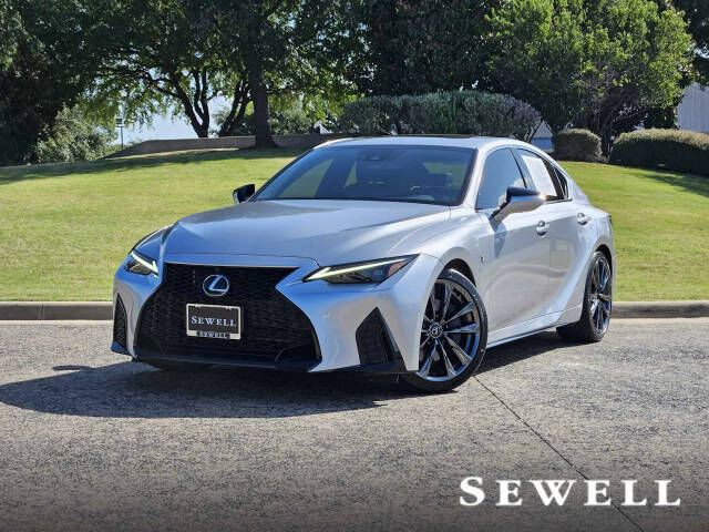 2024 LEXUS IS