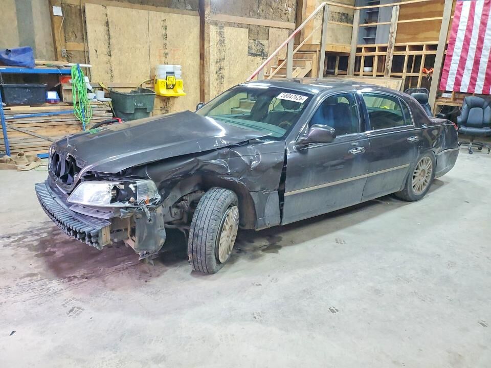 2006 LINCOLN Town Car