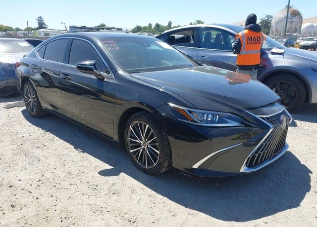 2022 LEXUS ES