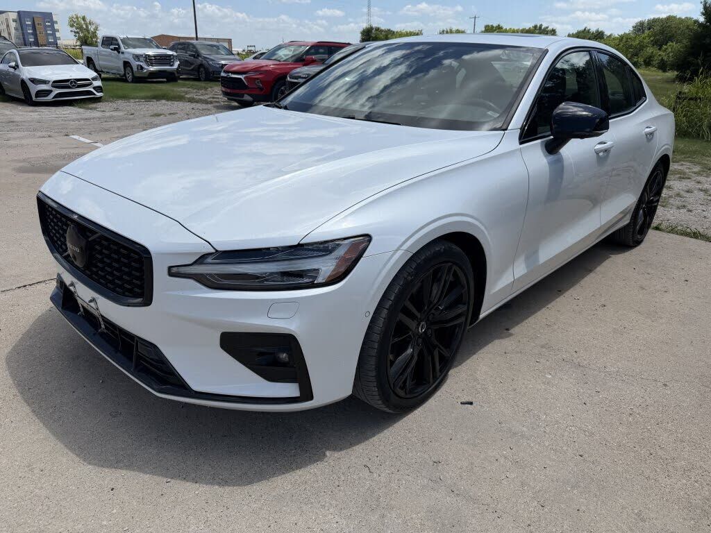 2023 VOLVO S60