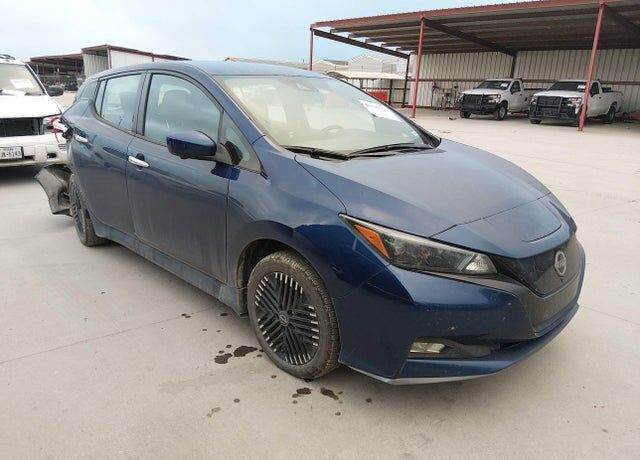 2024 NISSAN Leaf