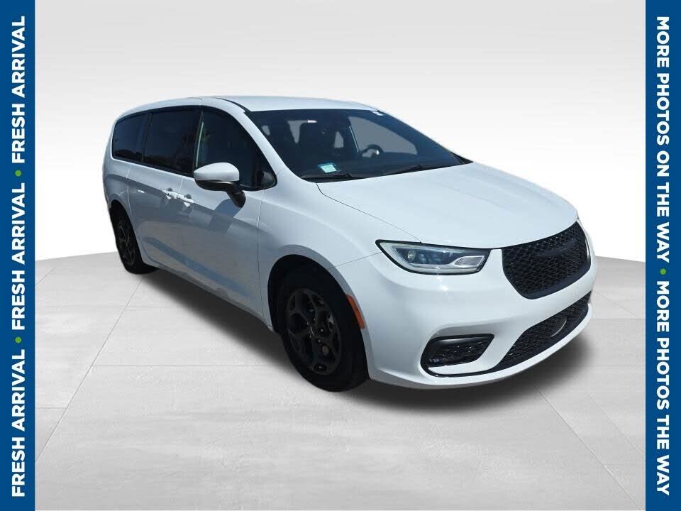 2023 CHRYSLER Pacifica