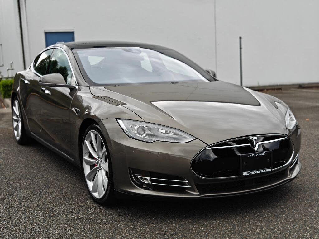2015 TESLA Model S