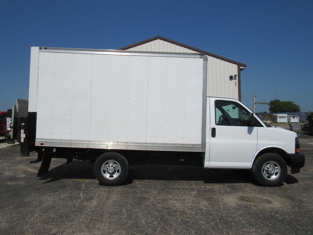 2021 CHEVROLET Express