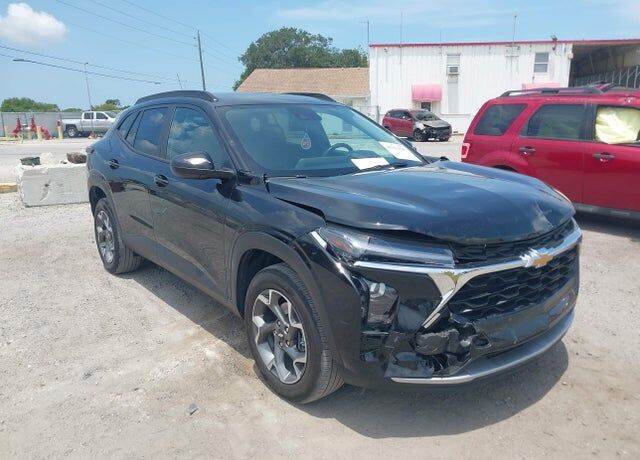 2025 CHEVROLET Trax