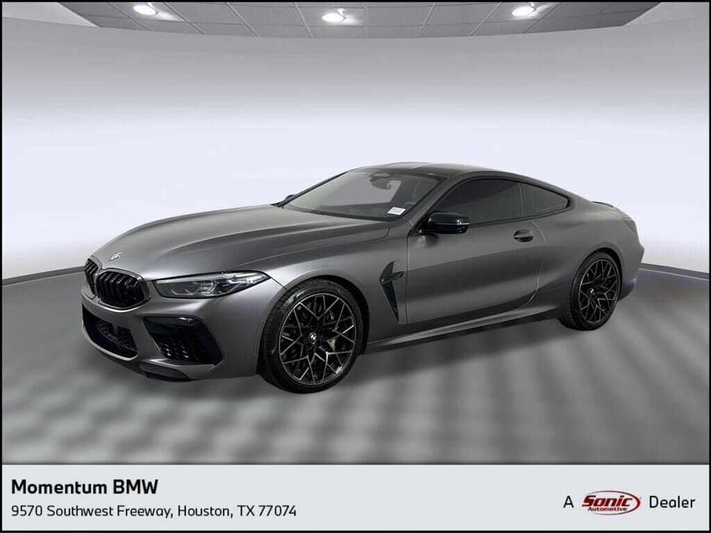 2022 BMW M8
