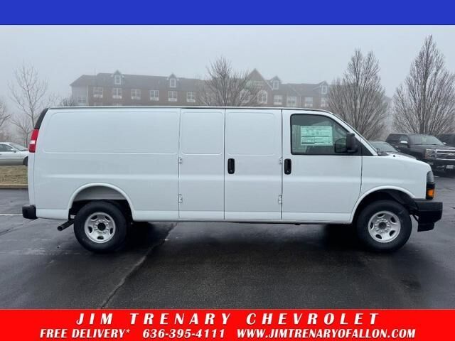 2026 CHEVROLET Express
