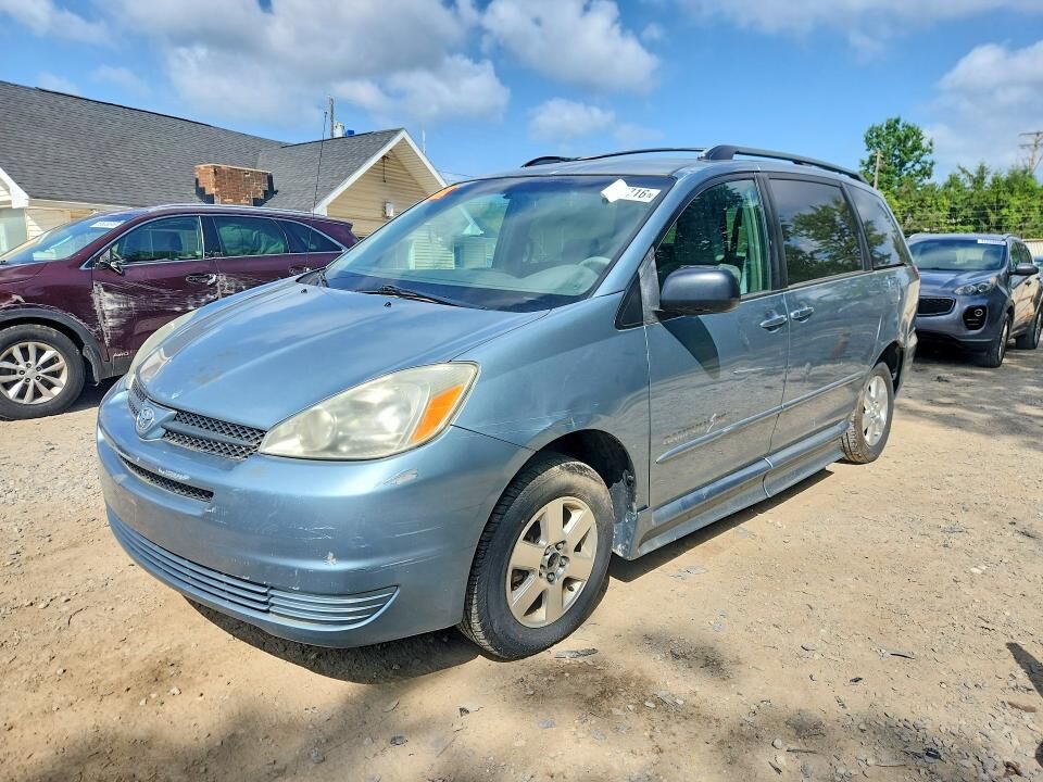 2004 TOYOTA Sienna