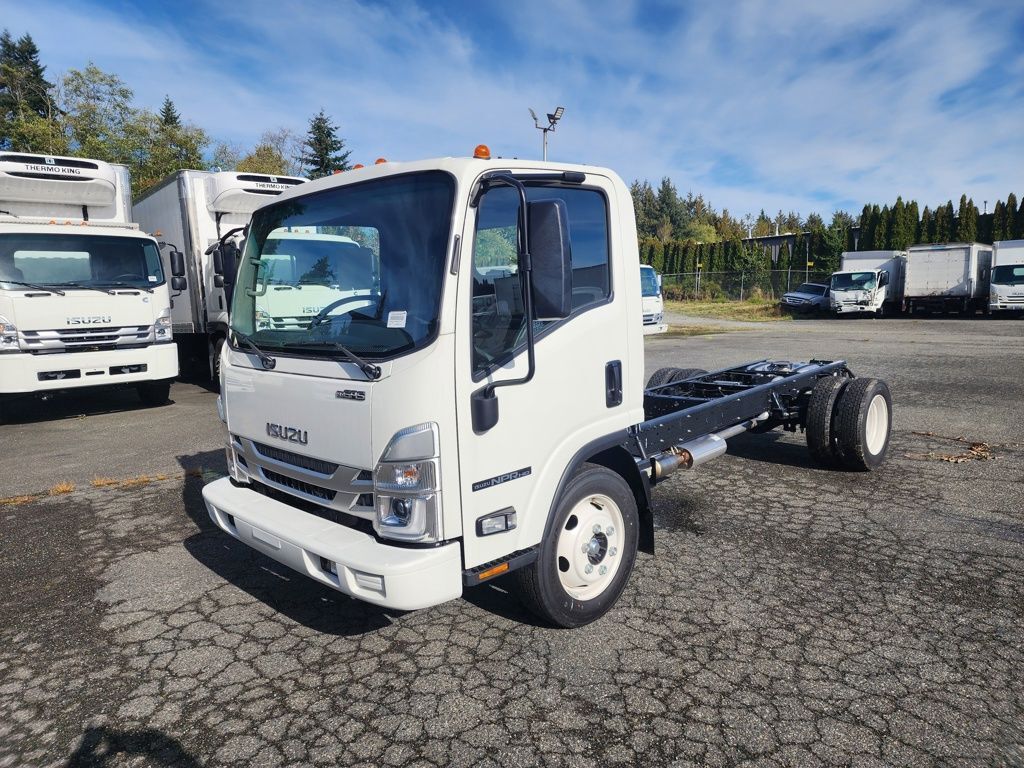 2025 ISUZU NPR/NPR-HD
