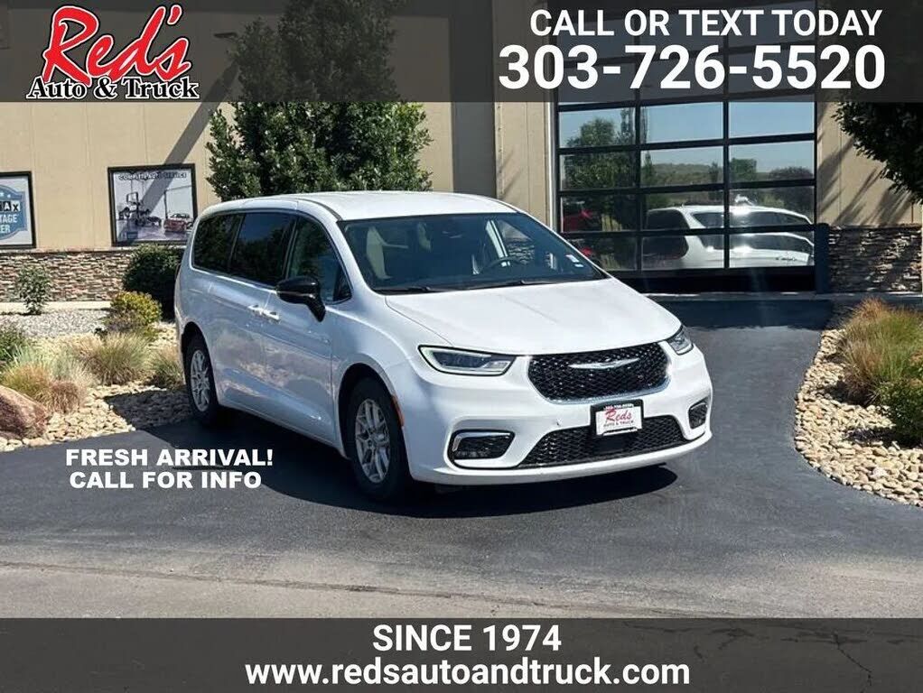 2024 CHRYSLER Pacifica