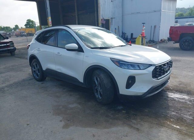 2025 FORD Escape