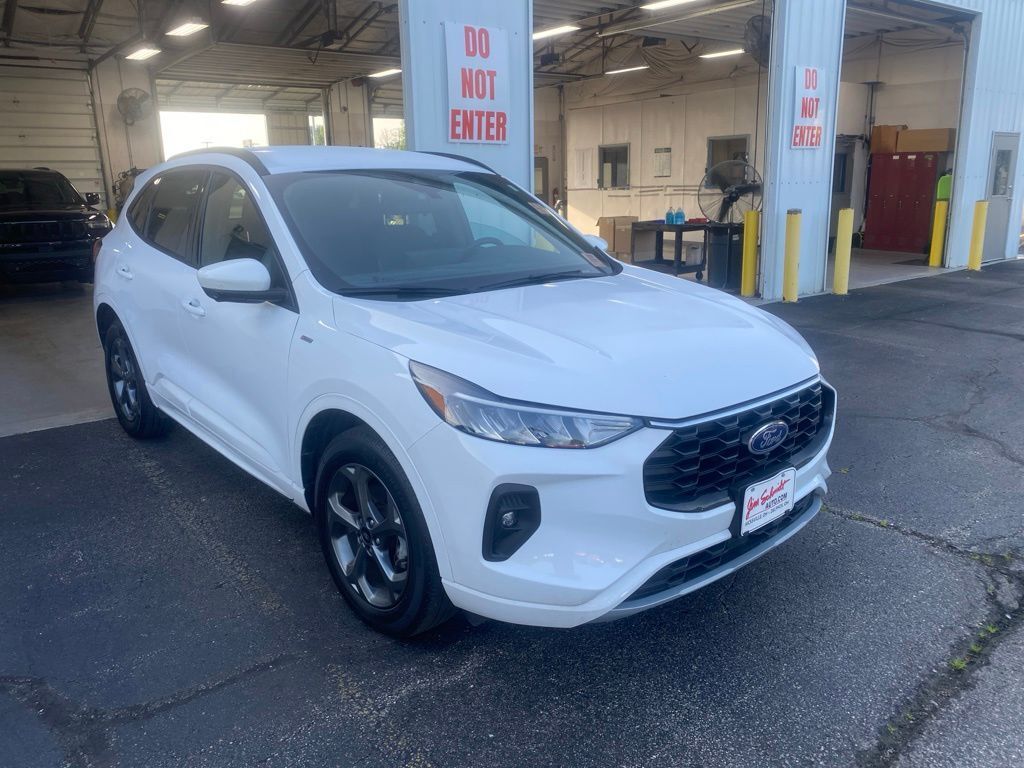 2023 FORD Escape