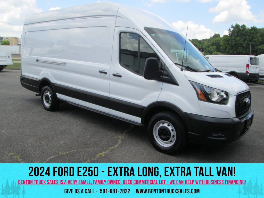 2024 FORD Transit