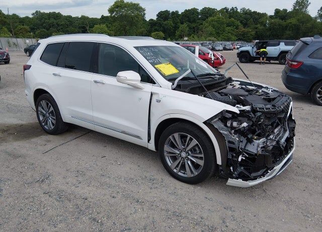 2022 CADILLAC XT6