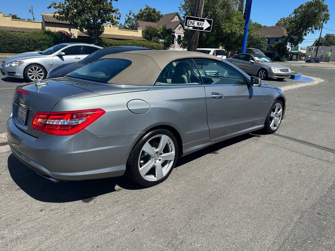 2012 MERCEDES-BENZ E-Class