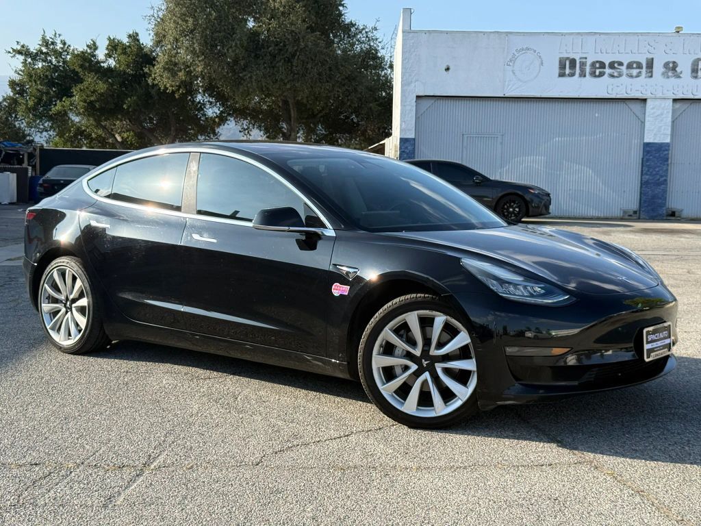 2018 TESLA Model 3