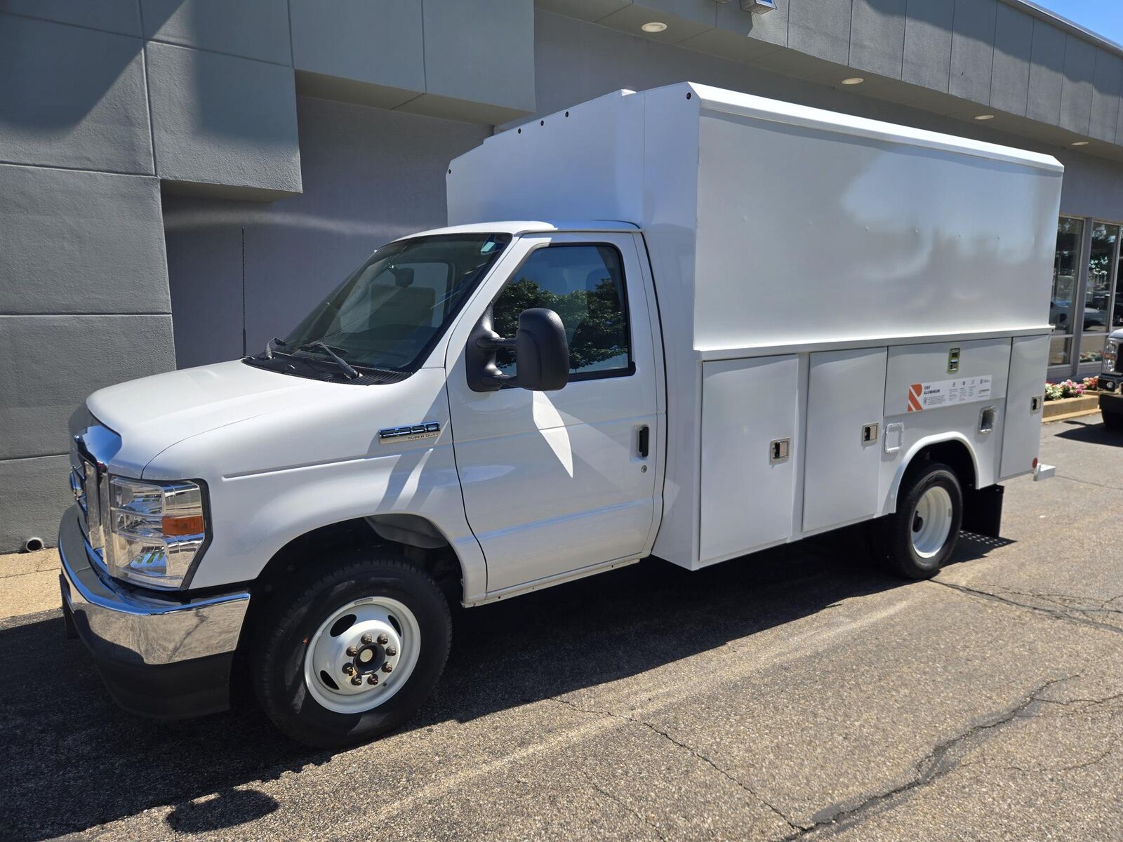 2025 FORD E-350