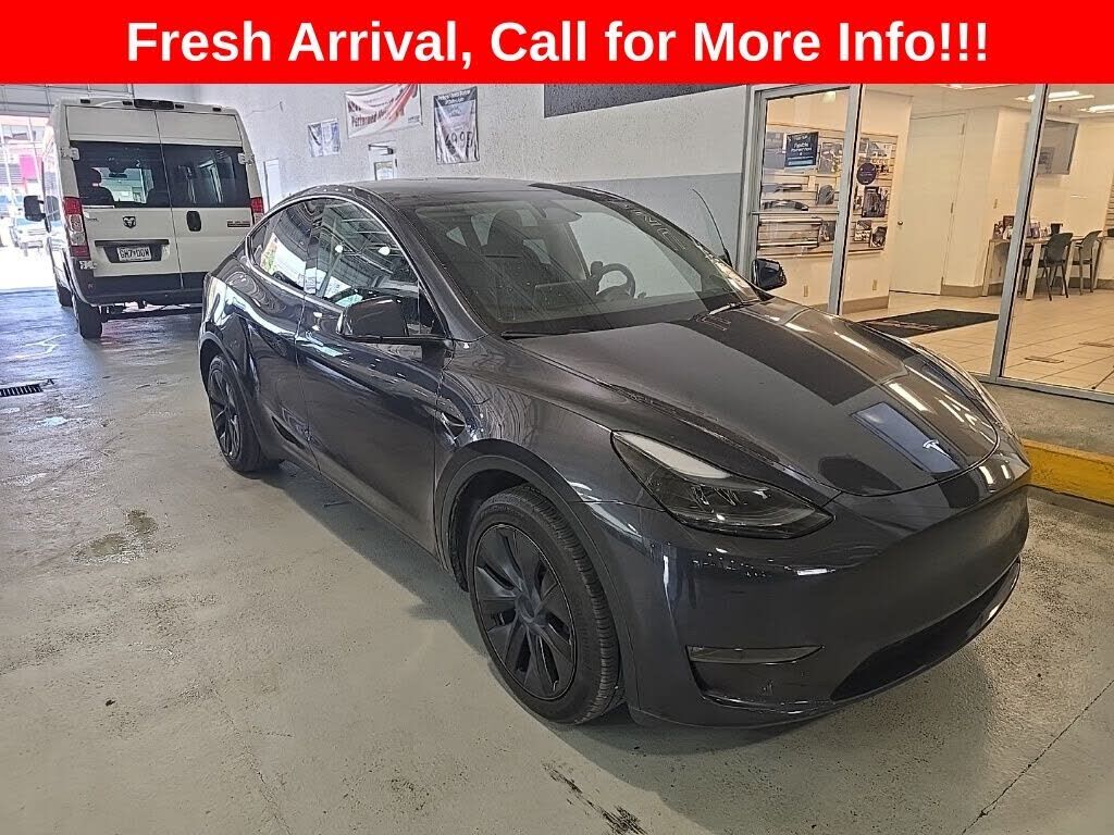 2024 TESLA Model Y