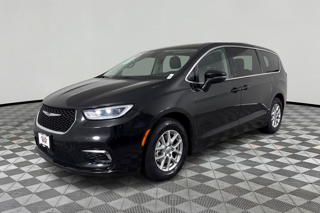 2023 CHRYSLER Pacifica