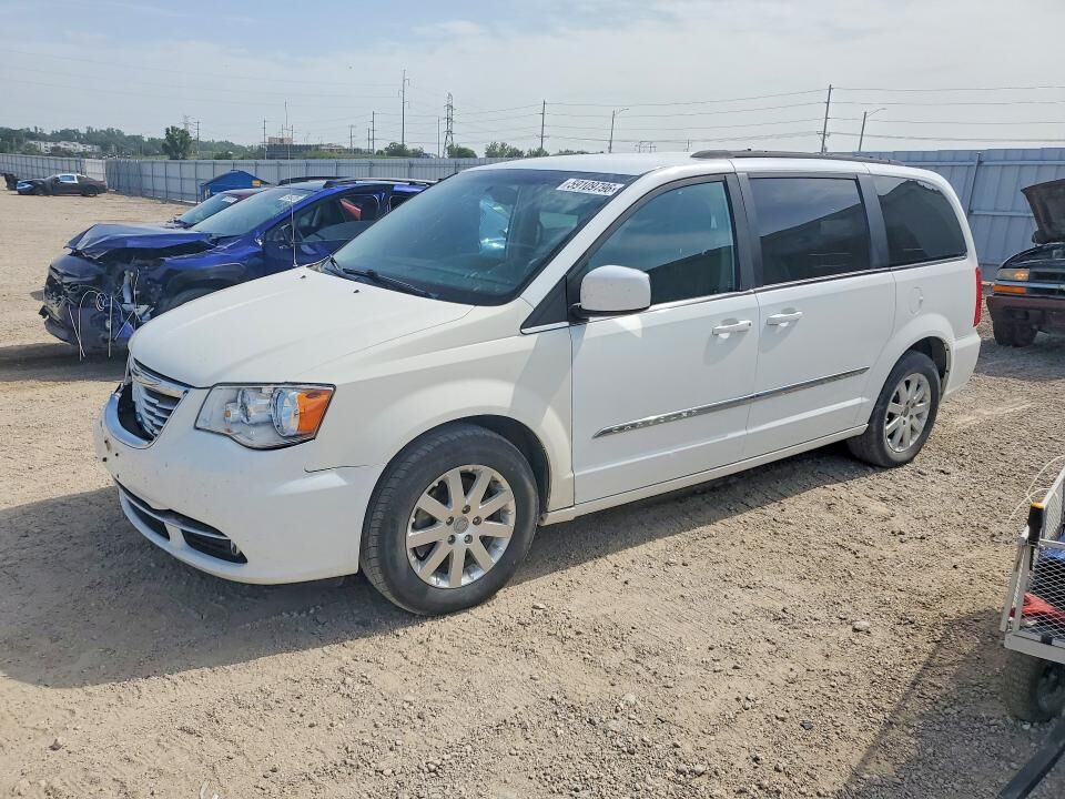 2015 CHRYSLER Town and Country