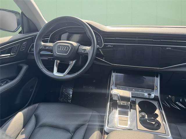 2023 Audi Q8