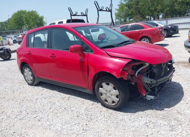 2011 NISSAN Versa