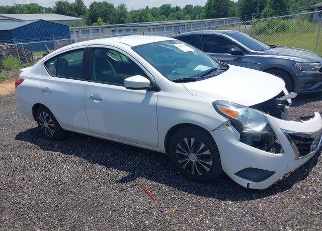 2019 NISSAN Versa