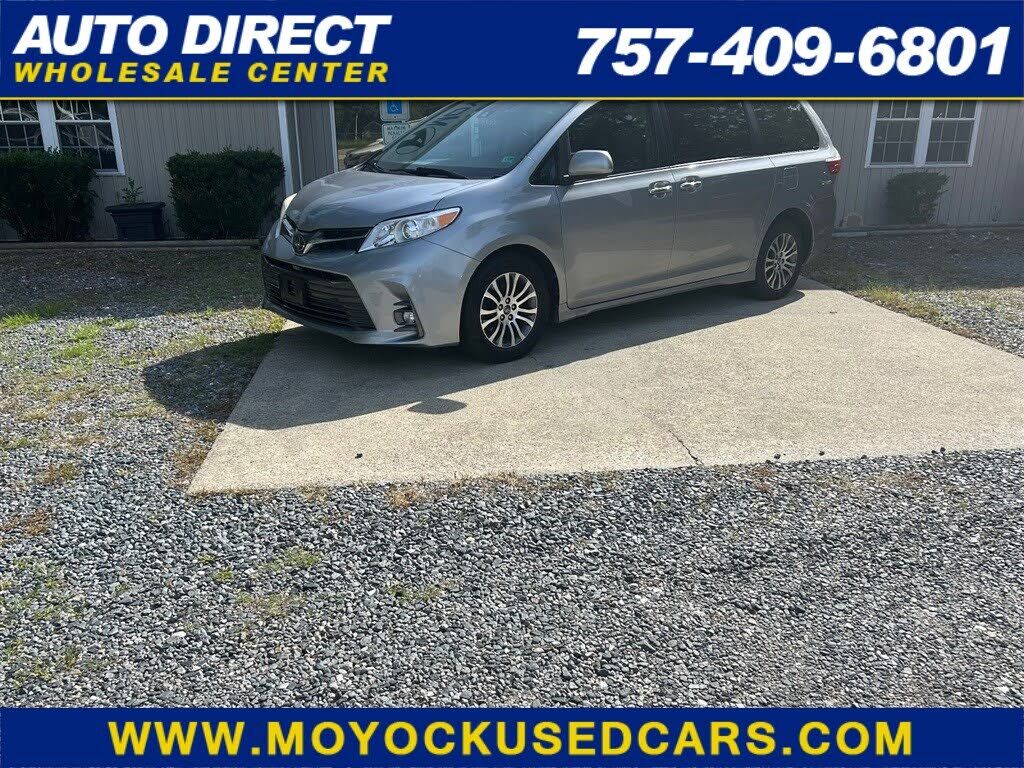 2010 TOYOTA Sienna