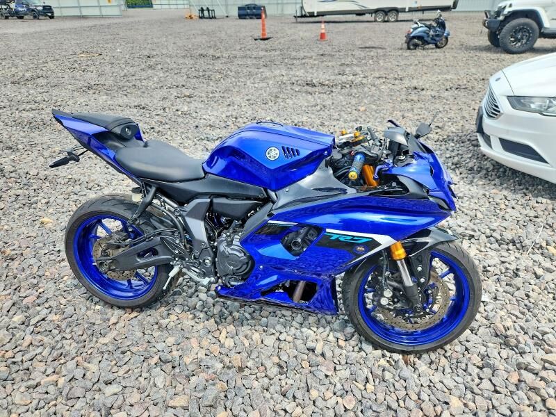 2025 YAMAHA YZF