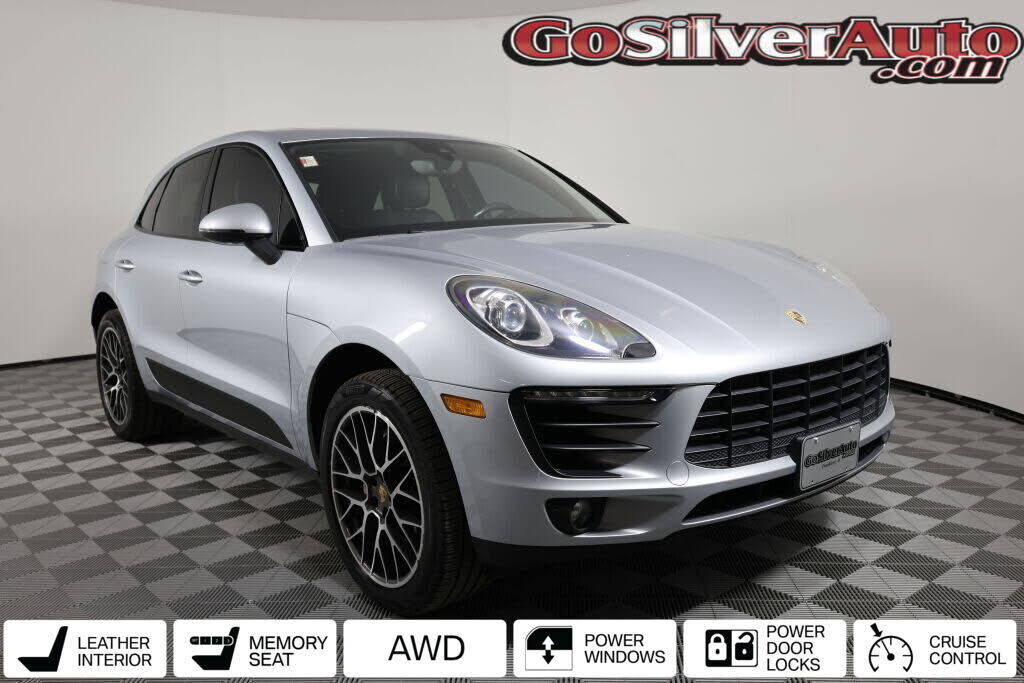 2017 PORSCHE Macan
